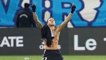 Depay silencia Marsella y el Lyon sueña con la Champions