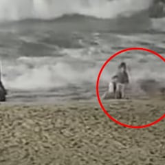 Una cámara de surf graba a un coyote atacando a un niño