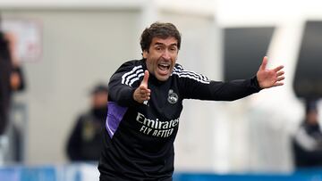 FUENLABRADA, SPAIN - DECEMBER 18: Head coach Raul Gonzalez of Real Madrid Castilla reacts during the Primera RFEF Group 1 match between CF Fuenlabrada and Real Madrid Castilla at Estadio Fernando Torres on December 18, 2022 in Fuenlabrada, Spain. (Photo by Angel Martinez/Getty Images)