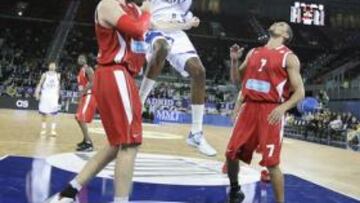 <b>ESPECTACULAR. </b>D'or Fischer firmó diez puntos, incluidos tres mates, en los cinco primeros minutos del encuentro.