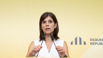 La portavoz de Esquerra Republicana (ERC) en el Parlamento de Cataluña, Marta Vilalta, comparece en rueda de prensa para valorar los resultados tras las elecciones generales del 23J, a 24 de julio de 2023, en Barcelona, Cataluña (España). En las elecciones generales celebradas ayer, domingo 23 de julio, la lista de Esquerra Republicana de Catalunya obtuvo casi la mitad de votos que en 2019 (462.027 en total), mientras que Junts ha recibido 392.544 (frente a los 527.375 de los anteriores comicios), en unas elecciones a las que el independentismo ha amenazado por un campaña por la abstención. ERC y Junts per Catalunya han empatado con siete escaños, aunque esta representación supone una pérdida de seis diputados para los republicanos y de uno para el partido del ‘expresident’ Carles Puigdemont.
24 JULIO 2023;23J;ELECCIONES;RESULTADOS;ELECCIONES GENERALES;ERC;ESQUERRA;ESQUERRA REPUBLICANA DE CATALUNYA;
David Zorrakino / Europa Press
24/07/2023