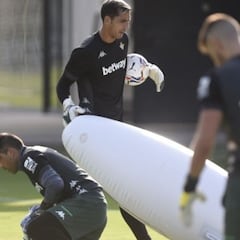 La carrera de Joel y Bravo por seguir en el Betis de la 21-22