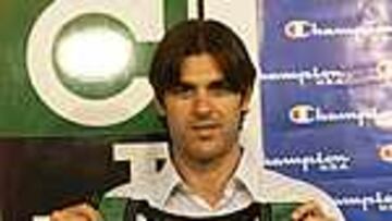 El alero ha sido presentado este mediodía en Badalona