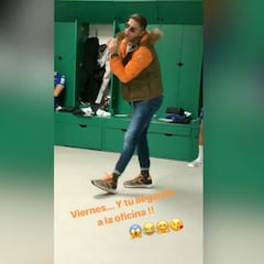Joaquín la lió en el vestuario del Betis: "Viernes...¡y tú llegando a la oficina!"