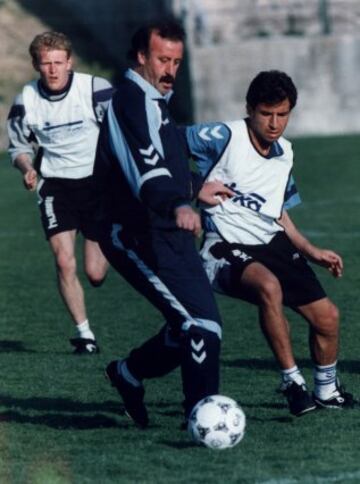 Tras la destitución de Jorge Valdano a finales de 1995, dirigió interinamente durante dos partidos al primer equipo a principios de 1996,11 venciendo en San Mamés por 0-5 y en el Estadio Carlos Tartiere al Real Oviedo por 2-3, hasta la contratación de Arsenio Iglesias.