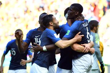 Francia 2-1 Australia | Celebración de los franceses tras el gol de Pogba. 