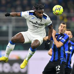 Duván Zapata y Luis Muriel, eliminados de Copa Italia por Inter