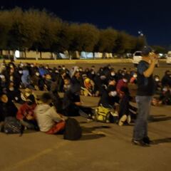 Rescatan a más de 600 migrantes hacinados en tráileres en Tamaulipas