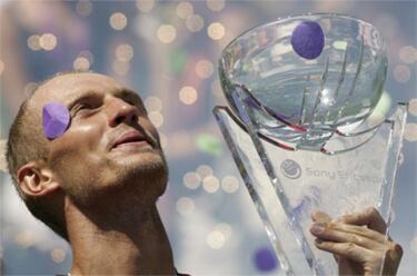 Nadal se estrelló en el frontón de Davydenko