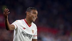 Sevilla&#039;s Colombian forward Luis Muriel smiles during the Spanish league football match Sevilla vs Celta Vigo at the Ramon Sanchez Pizjuan stadium in Sevilla on November 18, 2017. / AFP PHOTO / JORGE GUERRERO