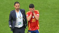 Spain's midfielder #20 Pedri leaves the pitch after being injured during the UEFA Euro 2024 quarter-final football match between Spain and Germany at the Stuttgart Arena in Stuttgart on July 5, 2024. (Photo by Miguel MEDINA / AFP)