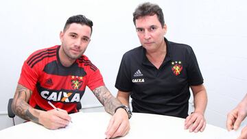 Eugenio Mena fue presentado como refuerzo de Sport Recife