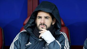 Isco, en el banquillo de Ipurua el pasado sábado.