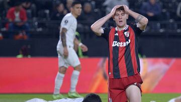 River Plate's forward #11 Facundo Colidio reacts during the Copa Libertadores round of 16 first leg football match between Paraguay's Libertad and Argentina's River Plate at the La Huerta stadium in Asuncion on August 14, 2025. (Photo by DANIEL DUARTE / AFP)
