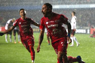 La Libertadores lo incluyó en el XI Ideal tras anotar el gol de su vida: “Me gustaría ir a la Roja”