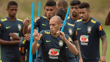 COPAME941. SALVADOR (BRASIL), 19/06/2019.- Jugadores de la selección brasileña de fútbol participan en un entrenamiento de la selección este miércoles, en el estadio del Barradao en la ciudad de Salvador (Brasil). EFE/Joédson Alves