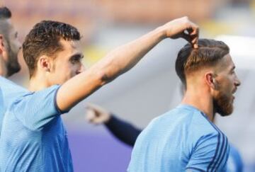 Último entrenamiento del Real Madrid antes de la final. Sergio Ramos y Arbeloa.


