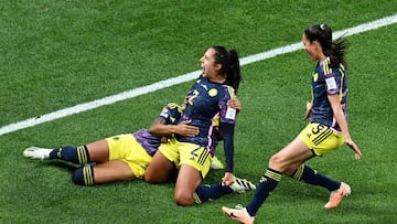 You can feel the emotion behind this reporter’s voice even in Portuguese when the Colombian player scored to beat Germany in the Women’s World Cup.