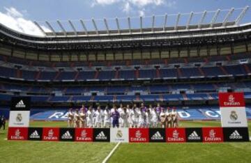 El Real Madrid C. F. y Emirates presentaron el nuevo acuerdo de patrocinio entre ambas entidades y la camiseta de la temporada 2013/14, que llevará el nombre de la compañía aérea.Al acto también acudieron los jugadores de la plantilla blanca, que posaron con las nuevas equipaciones.