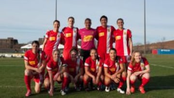 New York Flash, con Adriana, arriba, segunda por la izquierda, y Wambach, arriba, segunda por la derecha.