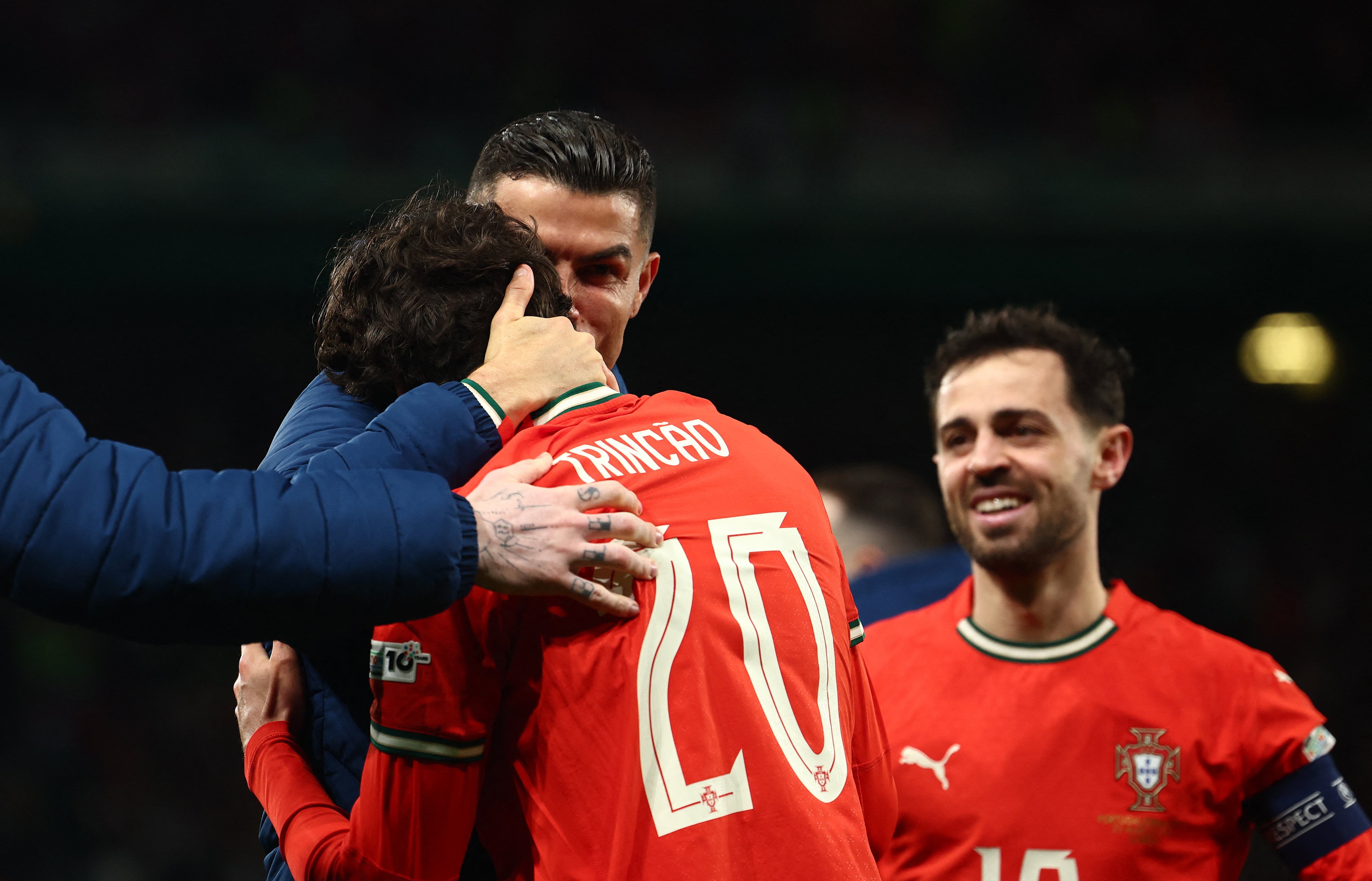 Portugal vive gracias a Trinc?o