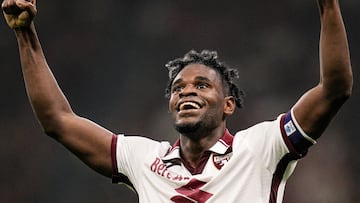 Duván Zapata elogiado por un DT italiano
