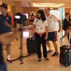 Alcácer recibe el apoyo de Layhoon y sus compañeros