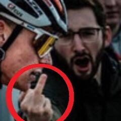 Varios aficionados increparon a Van der Poel en el Mundial