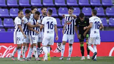 VALLADOLID, SPAIN - JULY 19: Oscar Plano of Real Valladolid celebrates scoring his sides second goal with his team mates during the Liga match between Real Valladolid CF and Real Betis Balompie at Jose Zorrilla on July 19, 2020 in Valladolid, Spain. Foot