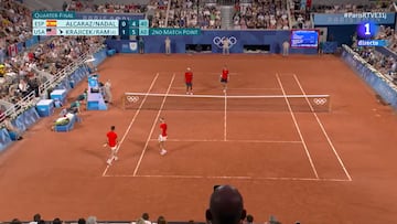 Infinitas gracias, Carlos: el gesto de grandeza de Alcaraz que permitió este momento entre Nadal y París