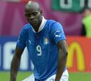 El Mirror se inventa insultos racistas a Mario Balotelli