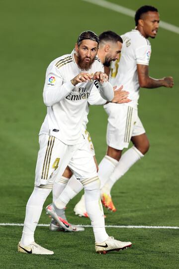 1-0. Sergio Ramos celebró el primer gol que marcó de penalti.