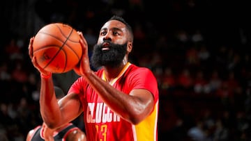 Harden amplía su buena racha y logra su tercer triple-doble