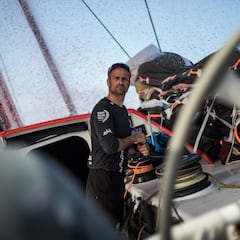 El 'Mapfre' se coloca a la estela del líder 'Dongfeng'