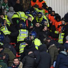 La UEFA multa al Betis por los incidentes de sus aficionados en Mánchester