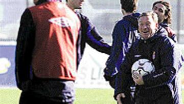 <b>DE BUEN HUMOR</B>. Clemente trabajó ayer en doble sesión. Por la mañana, en Sant Adrià, lució sonrisa y muy buen humor.