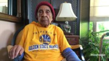 Sweetie, seguidora de los Golden State Warriorsa sus 105 años.