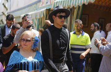 Los jugadores del Betis disfrutan en la Feria