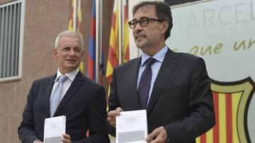 Benedito recoge las papeletas para la moción de censura