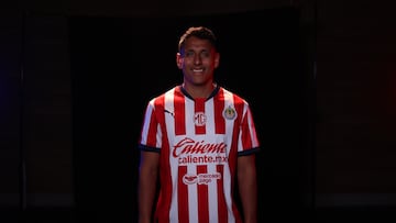 Llegó el transfer: Luis Romo es tercer refuerzo de Chivas