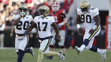 El liniero defensivo Brandon Adams jugó durante tres temporadas con los Yellow Jackets y ganó varios títulos durante secundaria y preparatoria.