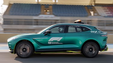 Un futbolista gasta una fortuna en el medical car de Fórmula 1 y se pasea por las calles de Inglaterra