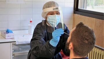 Realizaci&oacute;n de una prueba PCR en el Hospital Reina Sof&iacute;a de Tudela.
 
 GOBIERNO DE NAVARRA
 10/07/2020 