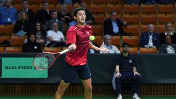 El chileno no aprovech&oacute; sus opciones en el inicio del partido y perdi&oacute; confianza ante Mikael Ymer, que creci&oacute; y justific&oacute; su condici&oacute;n de Top 100. Chile cae 1-0 ante Suecia.