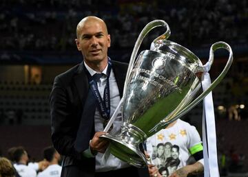 Zidane, con La Und&eacute;cima, conquistada en San Siro.