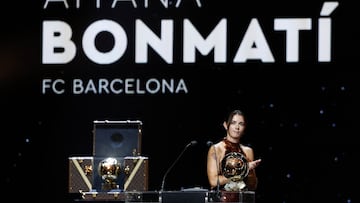 Soccer Football - Ballon d'Or - Theatre du Chatelet, Paris, France - September 22, 2025 FC Barcelona's Aitana Bonmati makes a speech after winning the women's Ballon d'Or award REUTERS/Benoit Tessier