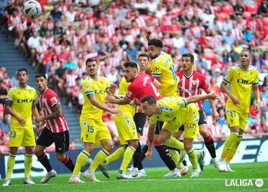 Aprobados y suspensos del Cádiz: El Submarino Amarillo naufraga en San Mamés