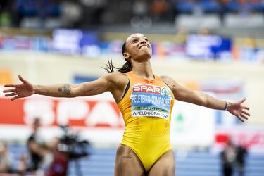 Ana Peleteiro es el ‘ave fénix’