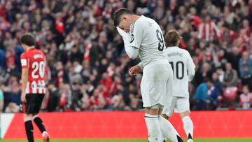 2-10. Federico Valverde se lamenta tras el segundo tanto de Gorka Guruceta.