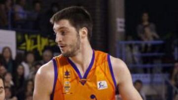 Dubljevic, p&iacute;vot montenegrino del Valencia Basket, renueva contrato con el club valenciano hasta 2016.
